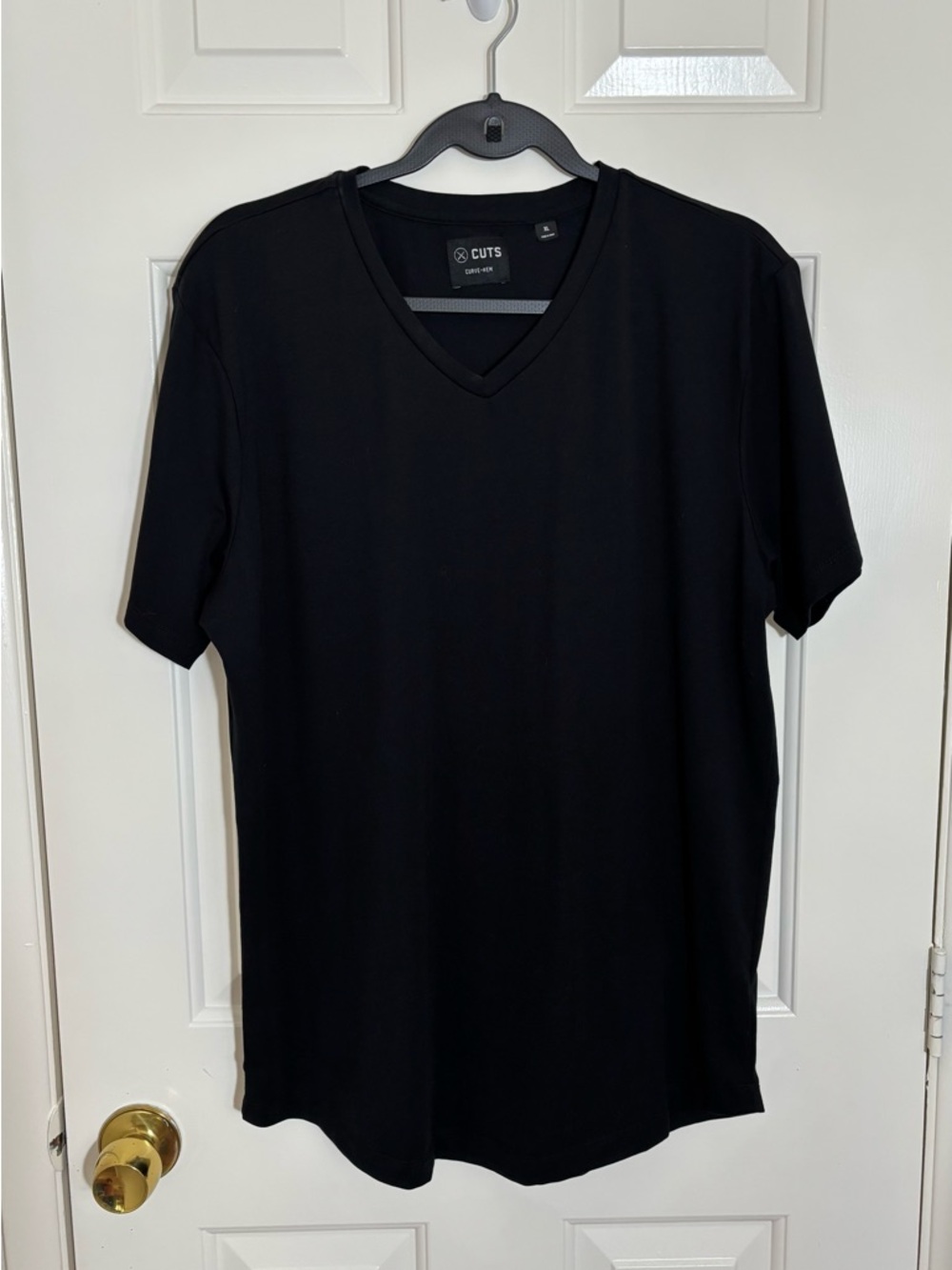Cuts Clothing Men’s Short Sleeve V-Neck Tee - Black (XL)